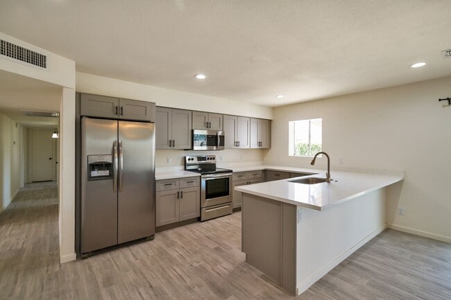 507 E Riviera Dr in Tempe, AZ - Building Photo - Building Photo