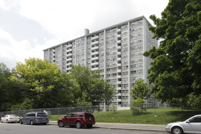 Canyon Towers in Toronto, ON - Building Photo - Building Photo