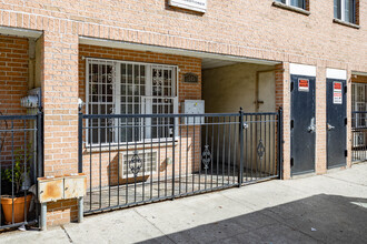 545 Gates Ave in Brooklyn, NY - Building Photo - Building Photo