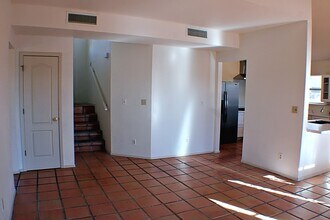 1229 Coyote Ln in El Paso, TX - Foto de edificio - Building Photo