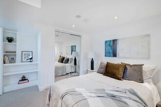 4 Cliffside Dr in Toronto, ON - Building Photo - Building Photo