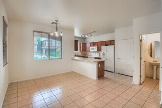 3770 E Kristal Way in Phoenix, AZ - Building Photo - Building Photo