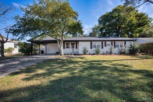 1800 Foulis Dr in Pensacola, FL - Building Photo