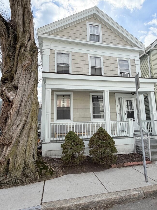 4 Saint Mary Rd in Cambridge, MA - Foto de edificio - Building Photo