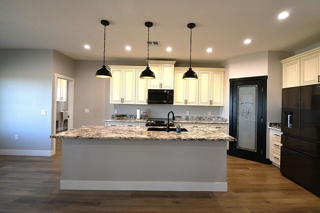 property at 21144 LEAVITT Ln