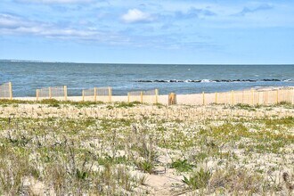 1428 W Ocean View Ave in Norfolk, VA - Building Photo - Building Photo