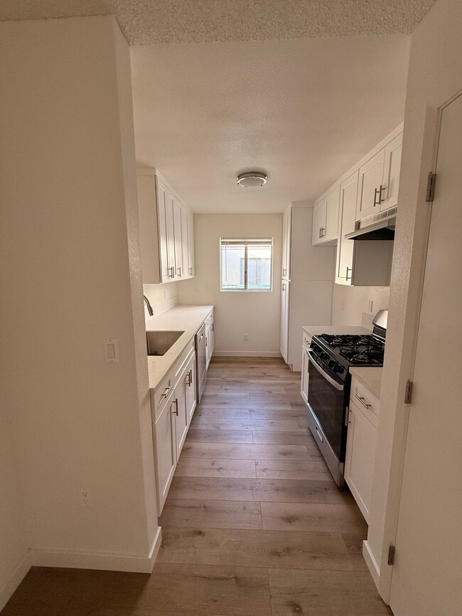 City View Apartments in San Pedro, CA - Foto de edificio - Building Photo