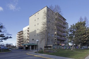 285 N Service Rd in Mississauga, ON - Building Photo