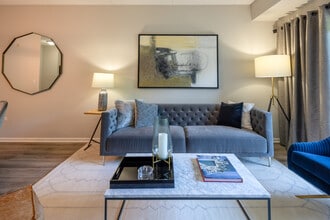 The Majestic Luxury Apartments in Vernon Hills, IL - Foto de edificio - Interior Photo