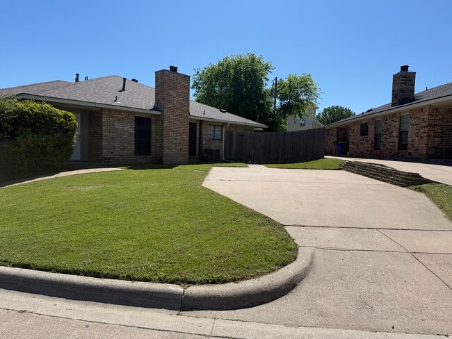 property at 204 Lanham Ct