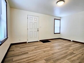 221 Arch St in Ephrata, PA - Building Photo - Building Photo