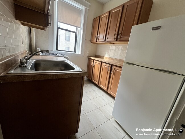 1173 Commonwealth Ave, Unit 33 in Boston, MA - Foto de edificio - Building Photo