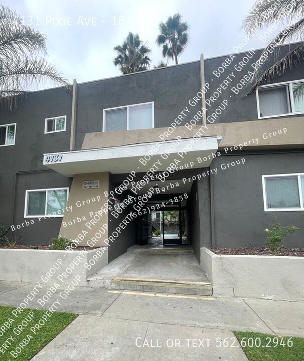 4131 Pixie Ave in Lakewood, CA - Building Photo