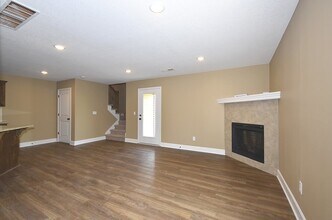 120 Ryan Ct in Platte City, MO - Foto de edificio - Building Photo