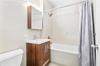 88 Greenwich St-Unit -: 420 in New York, NY - Building Photo - Building Photo
