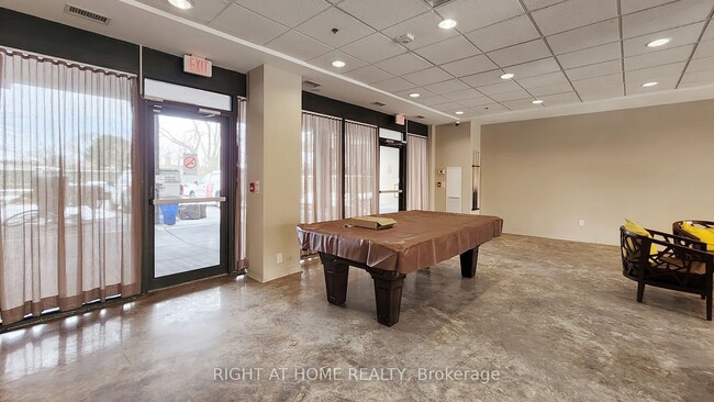 760 Sheppard Av W in Toronto, ON - Building Photo - Building Photo