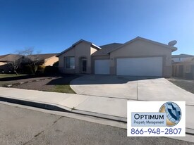 13025 Lehigh Ct in Victorville, CA - Building Photo