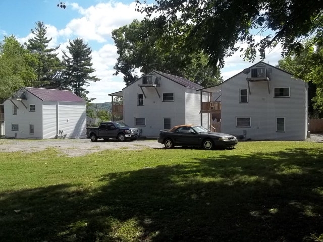 Lovell Apartment in Princeton, WV - Foto de edificio - Building Photo