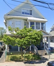 831-833 William Street, 2 in Bridgeport, CT - Foto de edificio - Building Photo