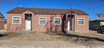 807 W 4th St in Roswell, NM - Building Photo