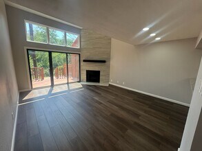 22 Village Green Ct in Denison, TX - Building Photo - Building Photo