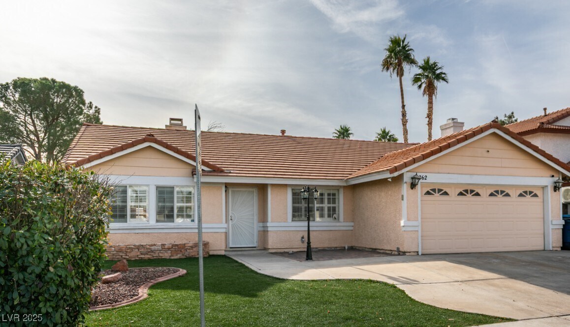 362 Umbria Way in Henderson, NV - Foto de edificio