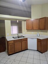 8040 Macinnes Dr E in Jacksonville, FL - Building Photo - Building Photo