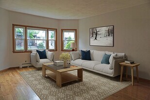 150 Brown St, Unit 1L in Waltham, MA - Building Photo