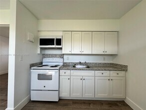 2309 Madison St in Hollywood, FL - Building Photo - Building Photo