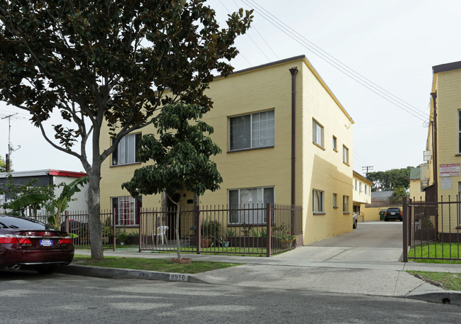 Cypress Apartments in South Gate, CA - Foto de edificio - Building Photo