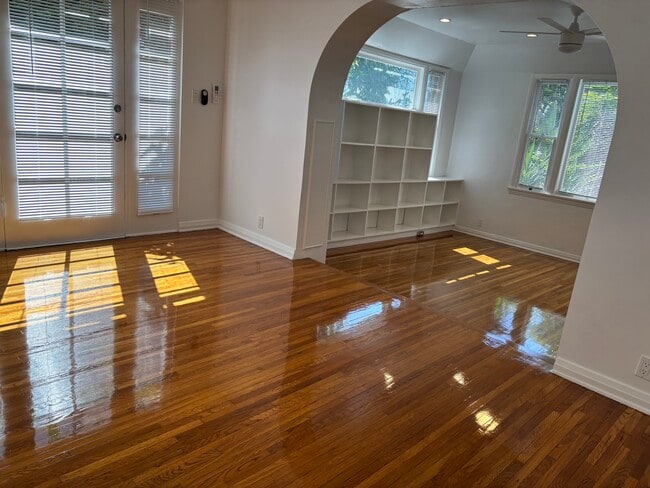 8707 W West Knoll Dr in West Hollywood, CA - Building Photo - Building Photo