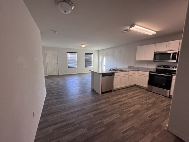 3660 Mariscal Dr in Kingman, AZ - Building Photo - Building Photo