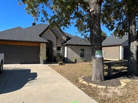 223 Port Dr in Gun Barrel City, TX - Building Photo