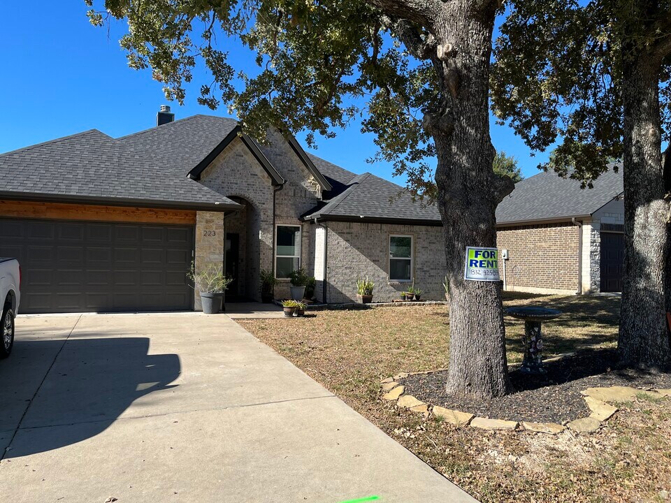 223 Port Dr in Gun Barrel City, TX - Building Photo