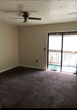 6436 Pennsylvania Ave-Unit -Apt 3 in New Port Richey, FL - Building Photo - Building Photo