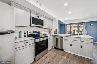 14 Laurel Ct in Deptford, NJ - Building Photo - Building Photo
