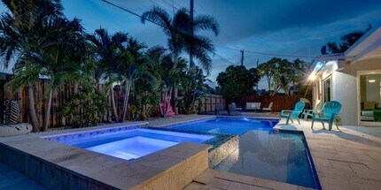 229 SE 7th Ave in Deerfield Beach, FL - Building Photo - Building Photo