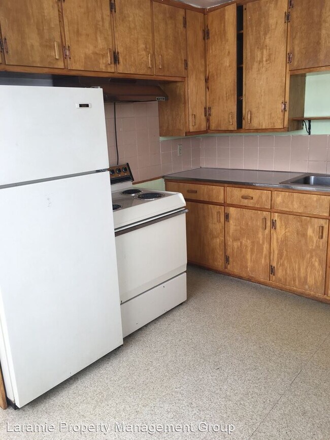 2525 Vista Dr in Laramie, WY - Building Photo - Building Photo