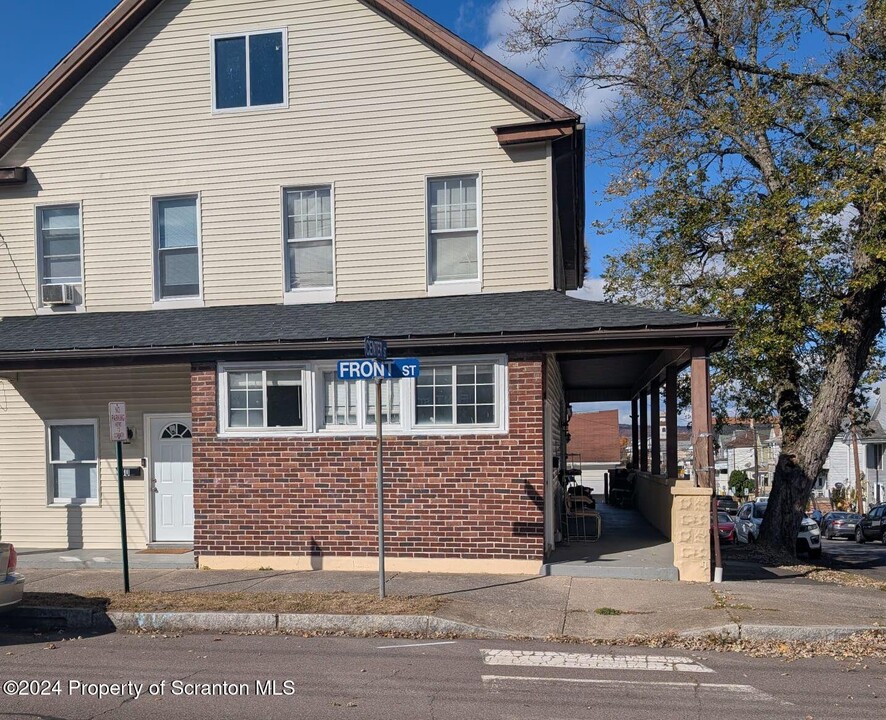 332 Front St in Nanticoke, PA - Building Photo