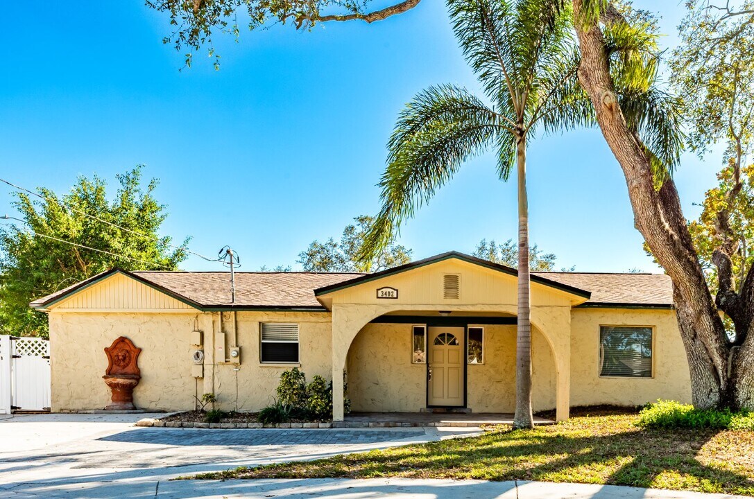 3402 W Van Buren Dr in Tampa, FL - Building Photo