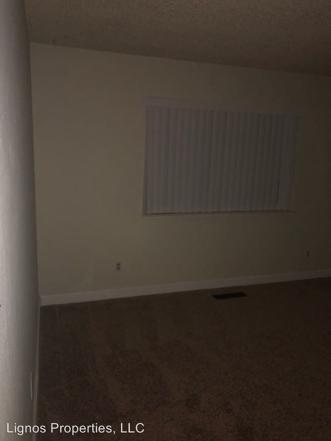 4917 Orchid Way in Sacramento, CA - Building Photo - Building Photo
