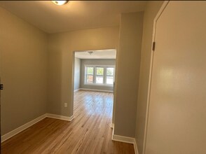 4900 N Saint Louis Ave, Unit 3W in Chicago, IL - Building Photo - Building Photo