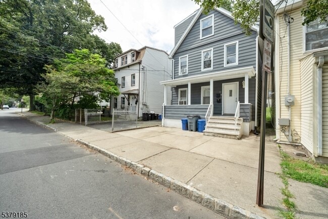 property at 16 New St