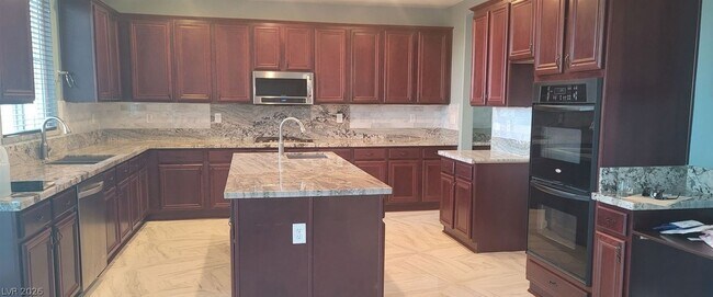 30 Purple Lilly Ct in Henderson, NV - Building Photo - Building Photo