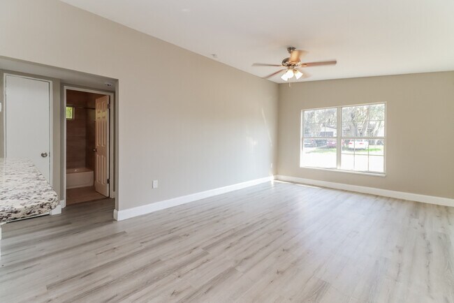 6733 Pomander Ave in New Port Richey, FL - Foto de edificio - Building Photo