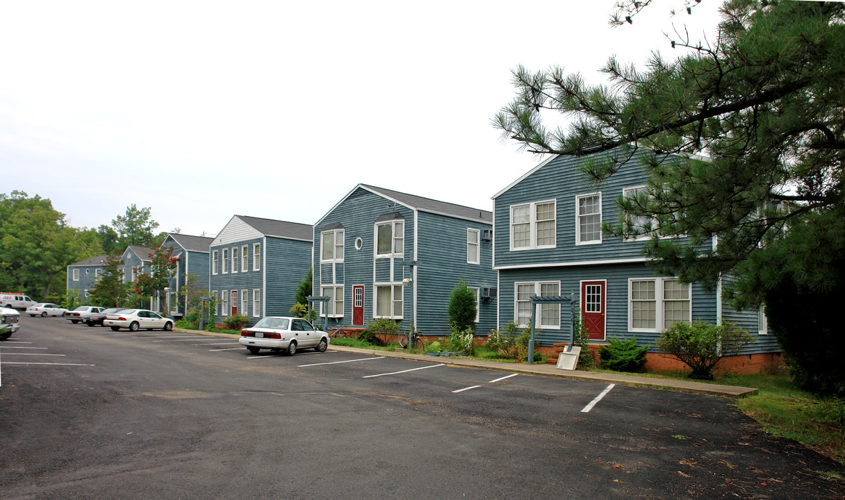 Swallows Landing in King George, VA - Building Photo