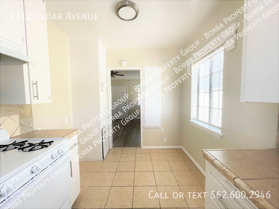 2312 Cedar Ave in Long Beach, CA - Building Photo