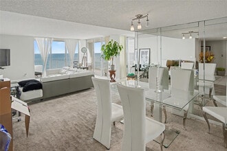 1010 S Ocean Blvd in Pompano Beach, FL - Building Photo - Building Photo