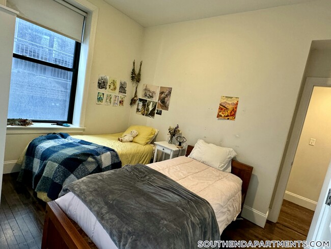 11 Newcomb St in Boston, MA - Building Photo - Building Photo