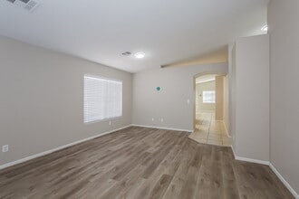 5109 Backwoodsman Ave in Las Vegas, NV - Foto de edificio - Building Photo